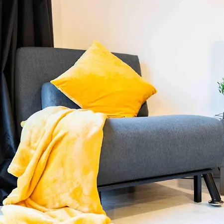 2 Bedroom In City-centre With Free Parking * Birmingham