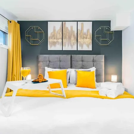 Apartment 2 Bedroom In City-centre With Free Parking