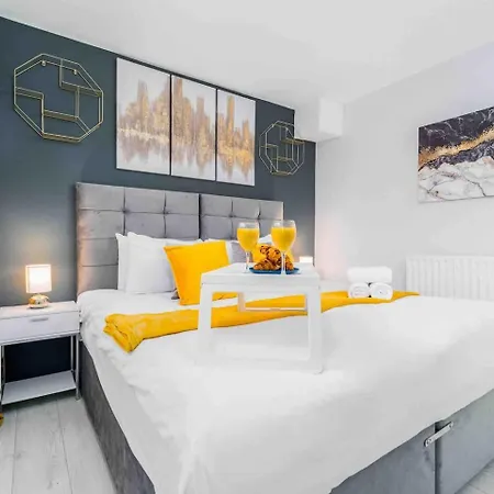 2 Bedroom In City-centre With Free Parking Apartment